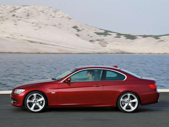 BMW 3er Coupe (E92) 325i 218 HP