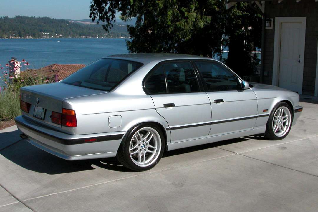 BMW 5er (E34) 540i V8 286HP