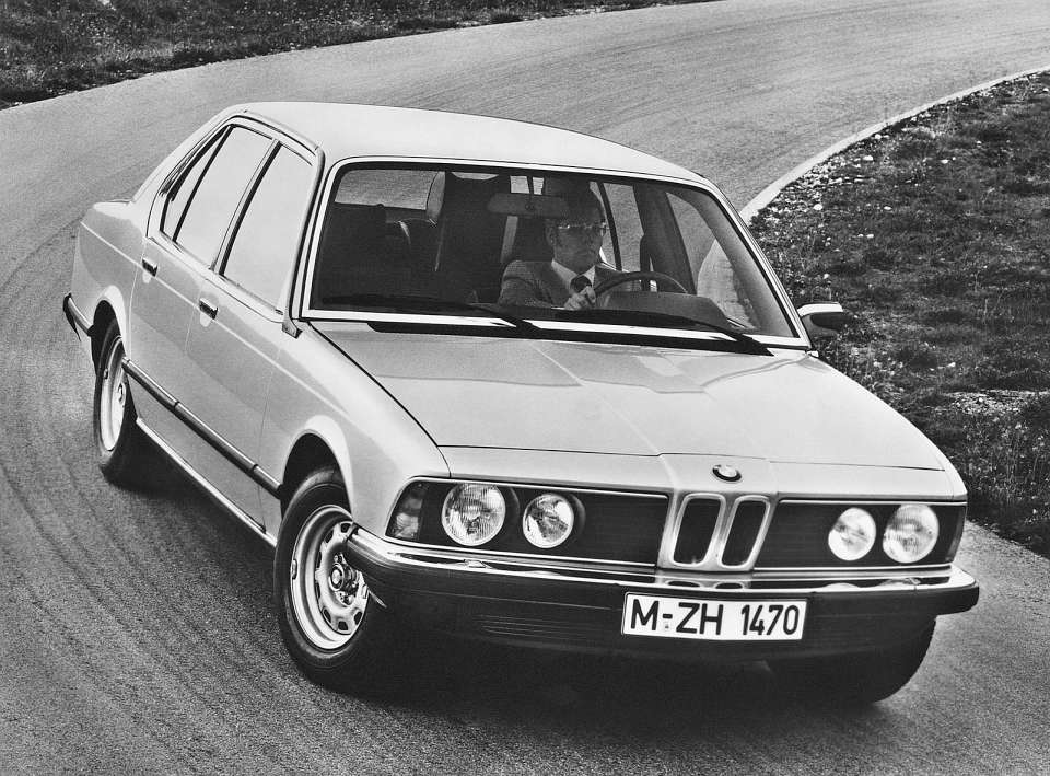BMW 7er (E23) 728i (184Hp)
