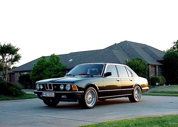 BMW 7er (E23) 745i (252Hp)