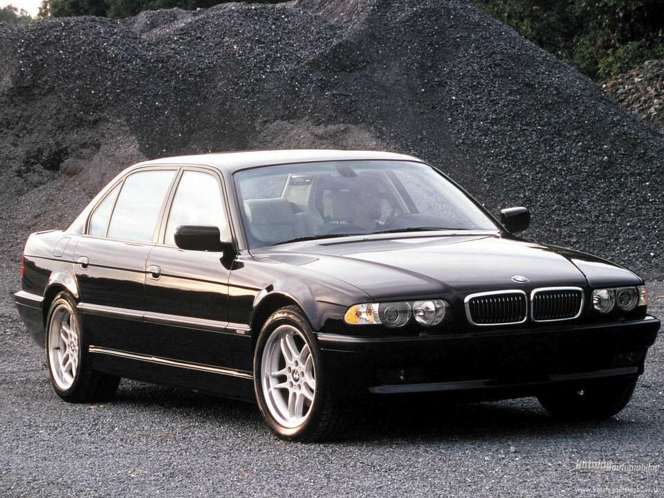 BMW 7er (E38) 740 i 286HP