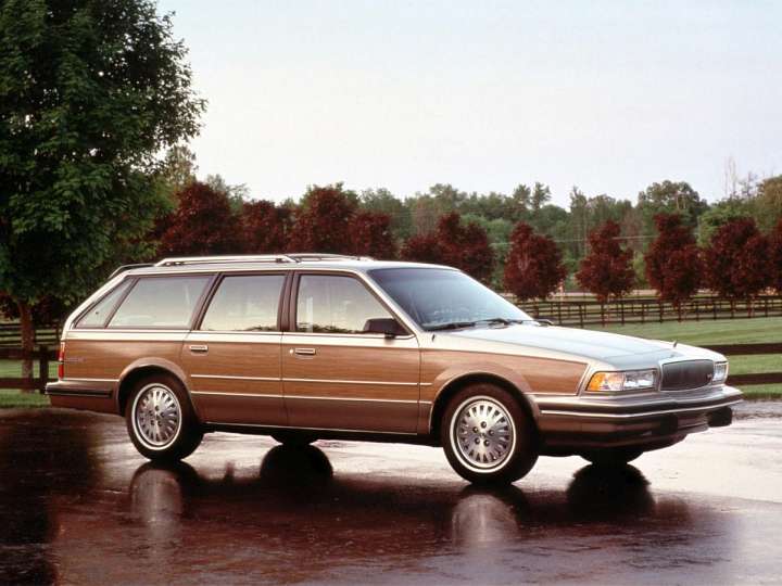 Buick Century Wagon 2.2 i 122 HP