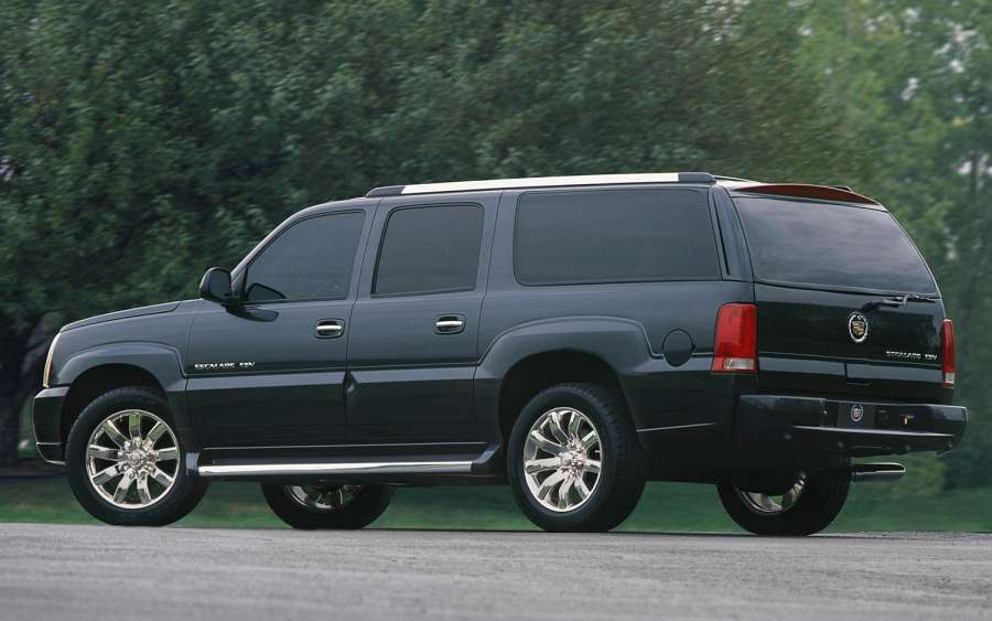 Cadillac Escalade II 5.3 i V8 RWD 288 HP