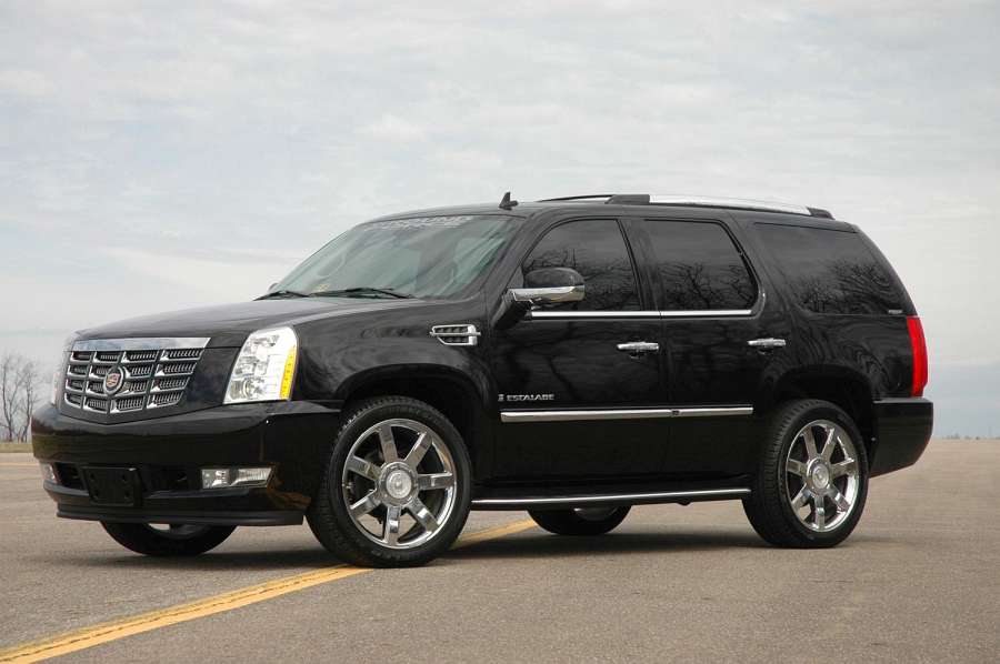 Cadillac Escalade II 6.2 i V8 409 HP