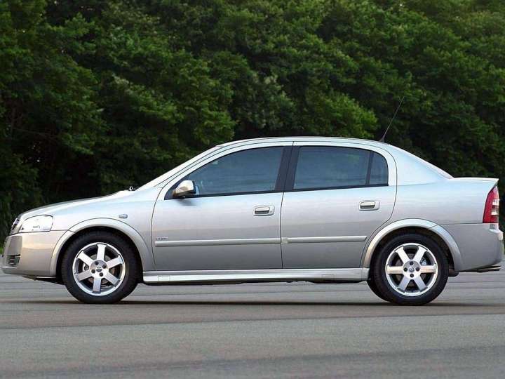 Chevrolet Astra Sedan 1.8 i 110 HP