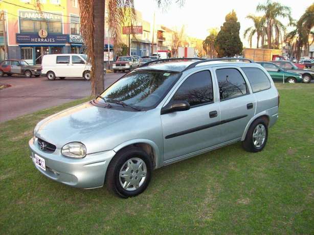 Chevrolet Corsa Combi (GM 4200) 1.6 i 92 HP