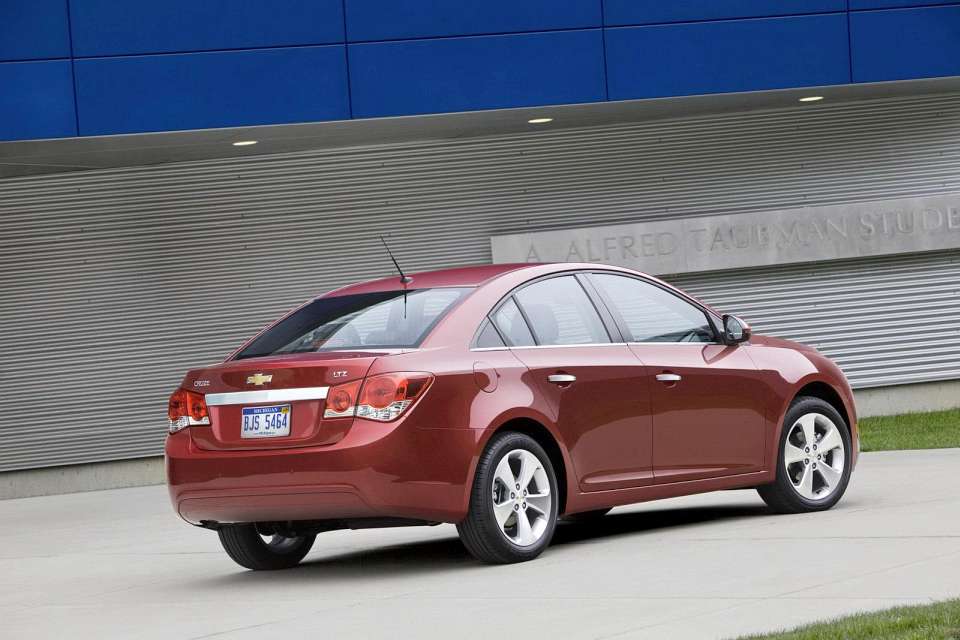 Chevrolet Cruze I Sedan Facelift 1.4 AT (140 HP)