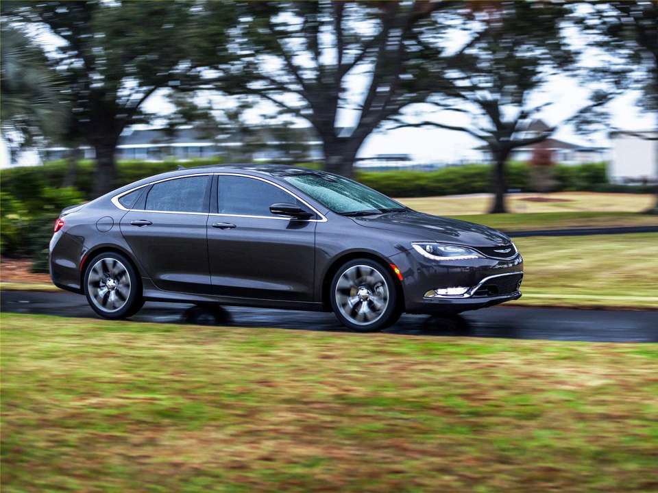 Chrysler 200 Sedan 3.6i V6 (283Hp)