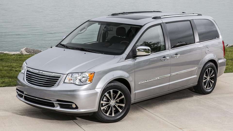Chrysler Town and Country I Trio.Three 150 HP