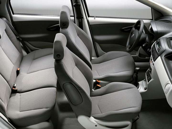 Fiat Punto III 1.3 16V CDRi Multijet 5 dr 70 HP