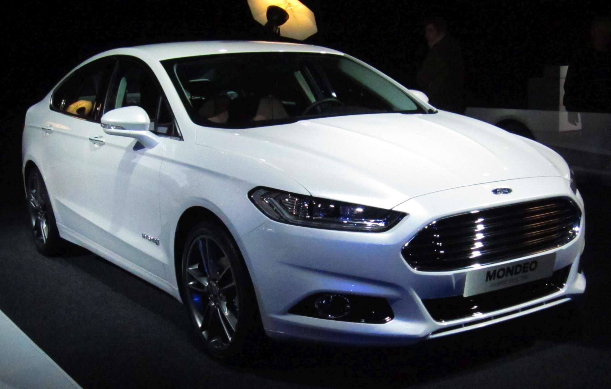 Ford Mondeo V Sedan 2.0d MT (150 HP)