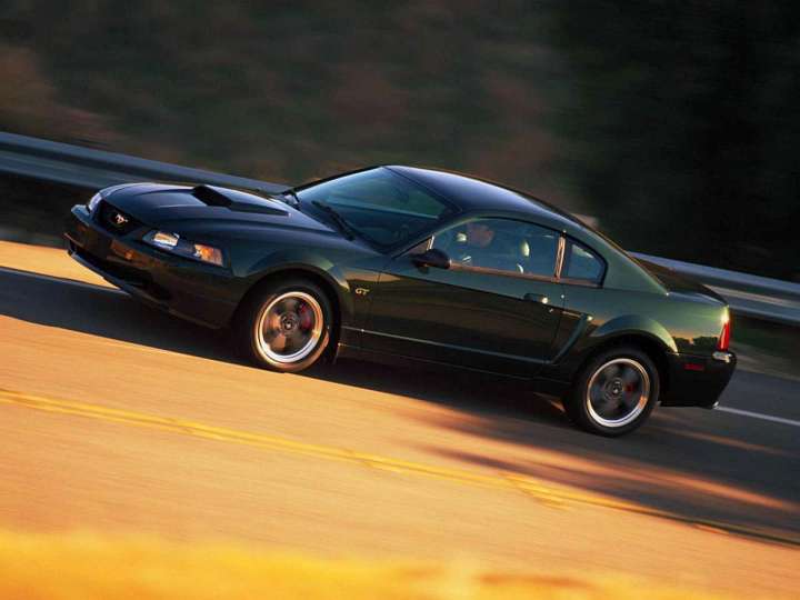 Ford Mustang IV 4.6 V8 Cobra 305 HP