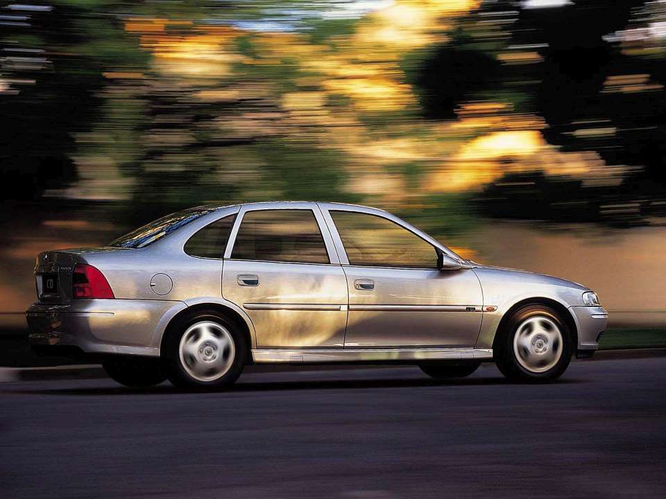 Holden Vectra (B) 2.0 i 16V 136 HP