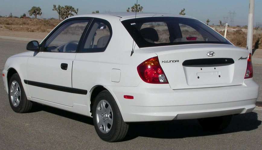 Hyundai Accent Hatchback II 1.3 i  12V 75 HP