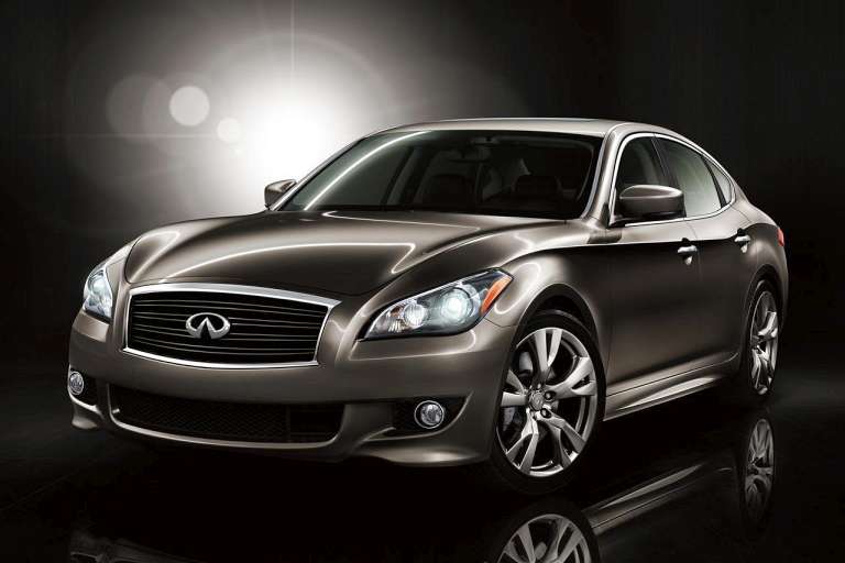 Infiniti M25 2.5i V6 222HP