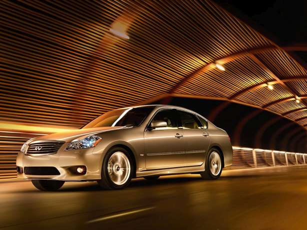 Infiniti M45 4.5 i V8 32V 340 HP