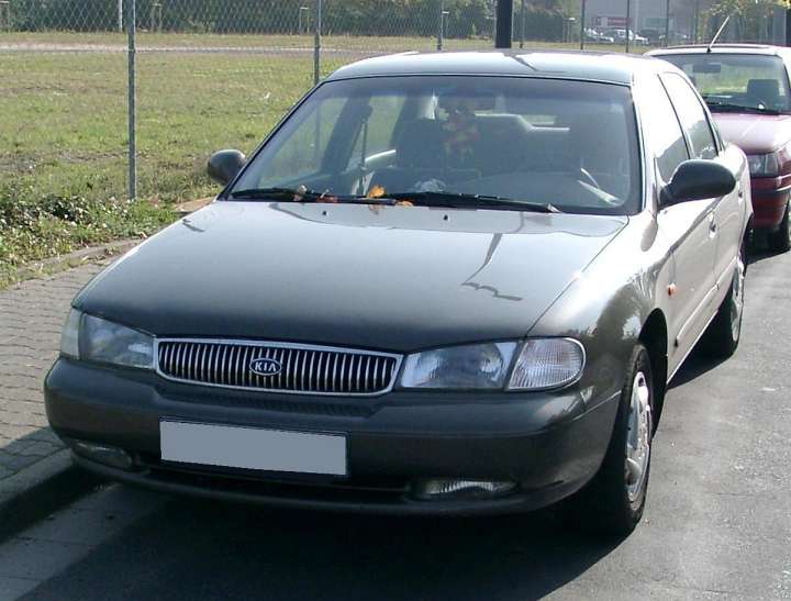 Kia Clarus (K9A) 1.8 i 16V 116 HP