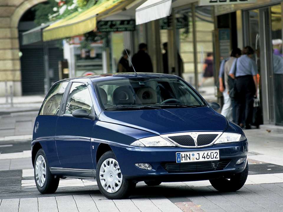 Lancia Y (840) 1.2 i 16V 80 HP