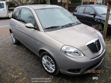 Lancia Ypsilon 1.4 i 16V 95 HP