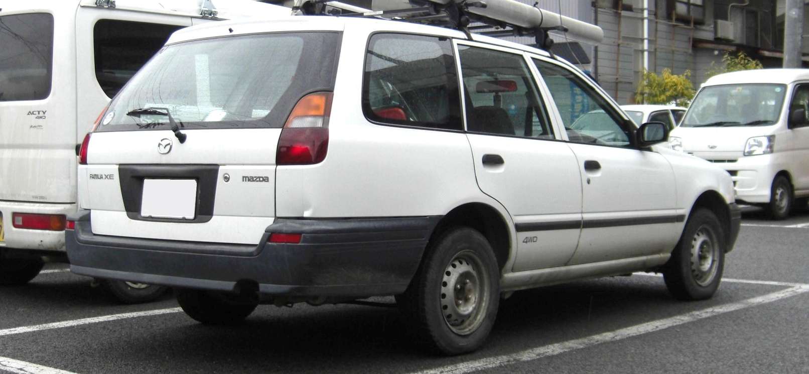 Mazda Familia Wagon 1.6 i 85 HP