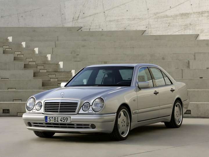 Mercedes-Benz E-klasse (W210) E 320 4 matic 224 HP