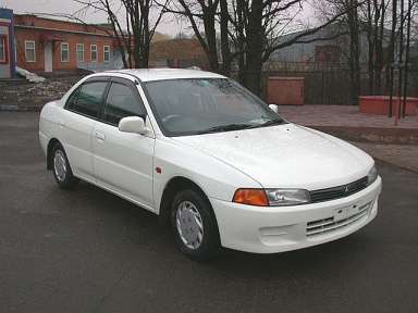 Mitsubishi Mirage Sedan V 2.0DT 88HP 4WD