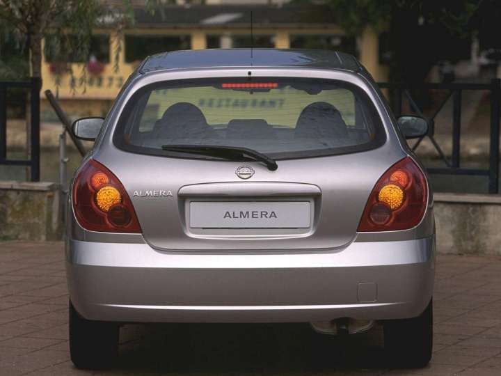 Nissan Almera II Hatchback (N16) 1.5 90 HP