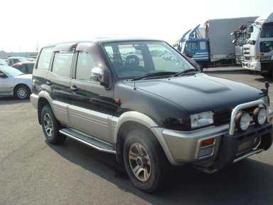 Nissan Mistral (R20) 2.7 i TDi 3 dr 125 HP