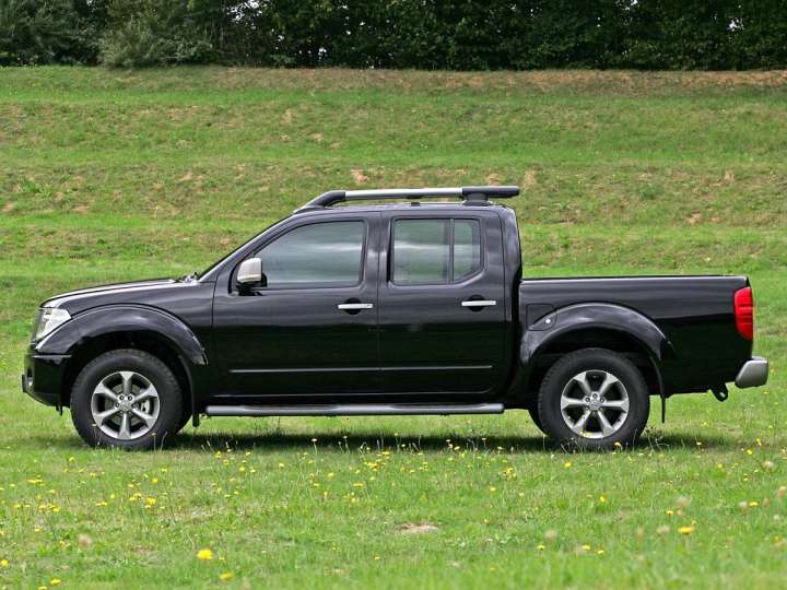 Nissan Navara III (D40) 2.5 dCi Double Cab 4WD 174 HP