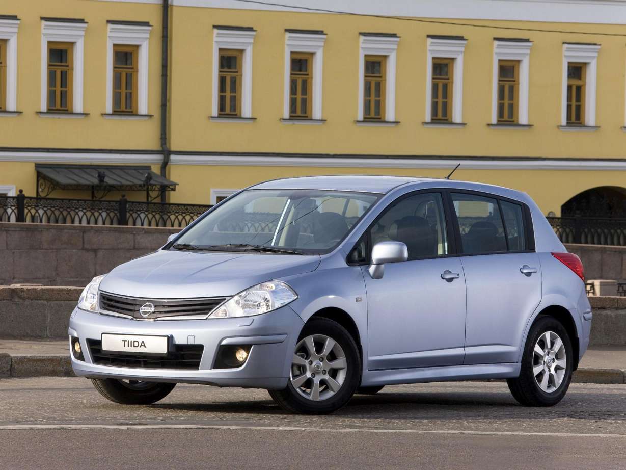 Nissan Tiida Hatchback Facelift 1.6 MT (110 HP)