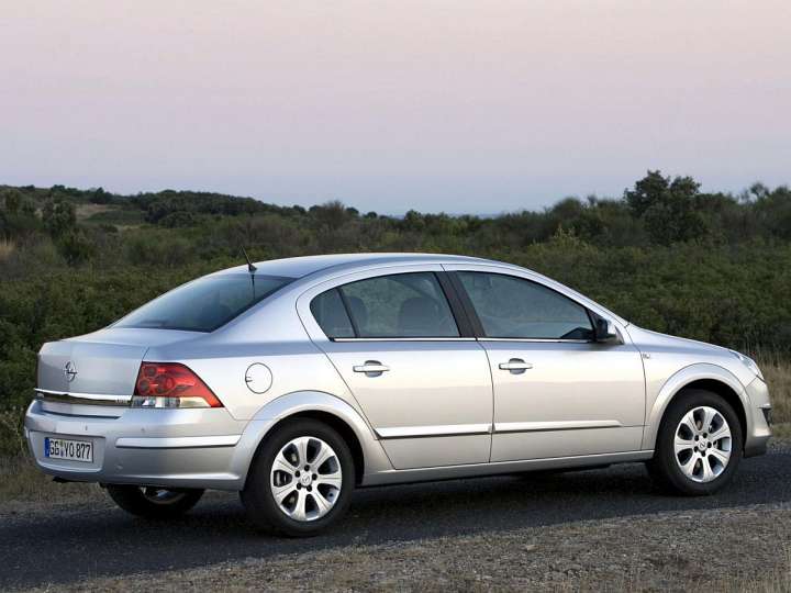 Opel Astra H Sedan 1.6 i 16V 115HP