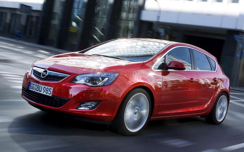 Opel Astra J Hatchback Facelift 1.6d MT (136 HP)