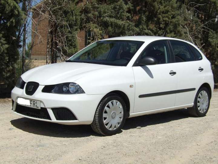 SEAT Ibiza III 1.2 12V 64 HP