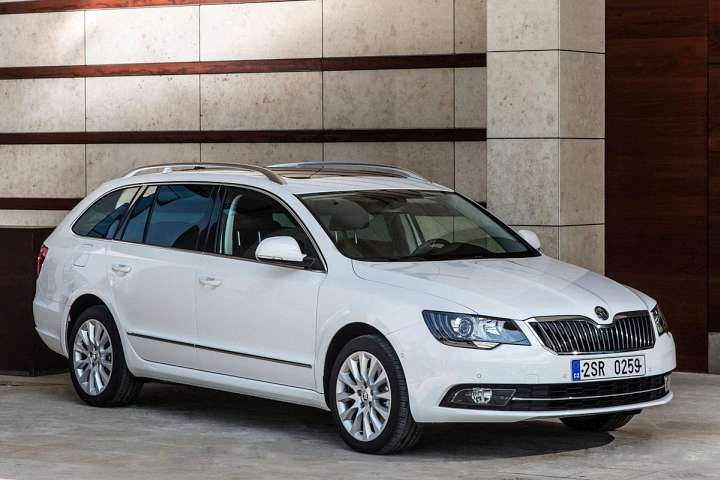 Skoda Superb Combi 2.0 TDI (140Hp)