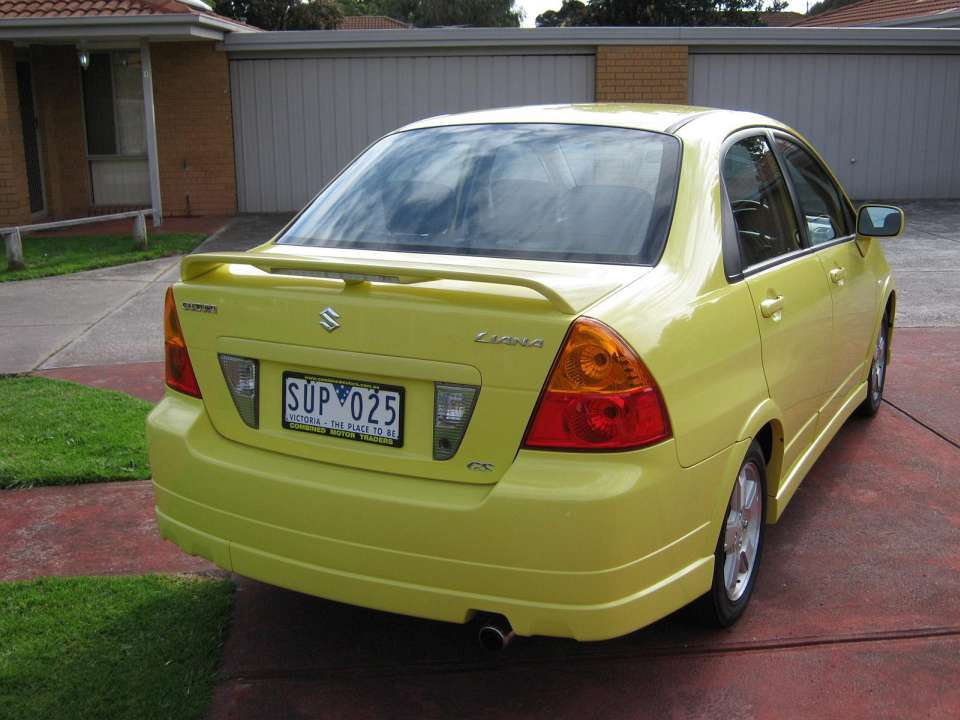 Suzuki Liana Sedan I 1.3 i 16V GL 90 HP