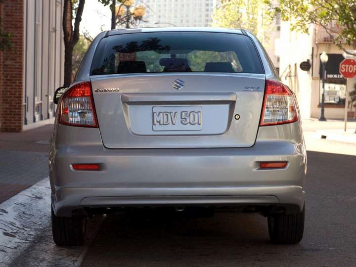 Suzuki SX4 Sedan 2.0 L 143 HP