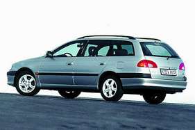 Toyota Avensis  Wagon (T22) 2.0 TD 90 HP