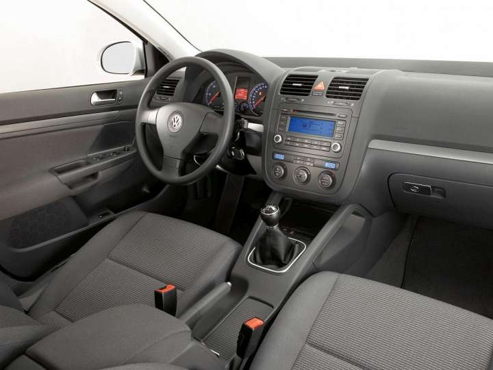 Volkswagen Jetta VI 2.0 TDI (140Hp)