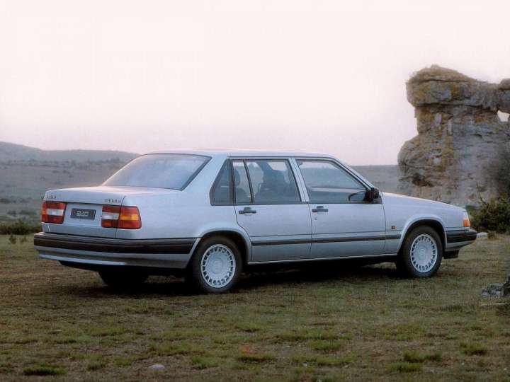 Volvo 940 (944) 2.8 i V6 147 HP