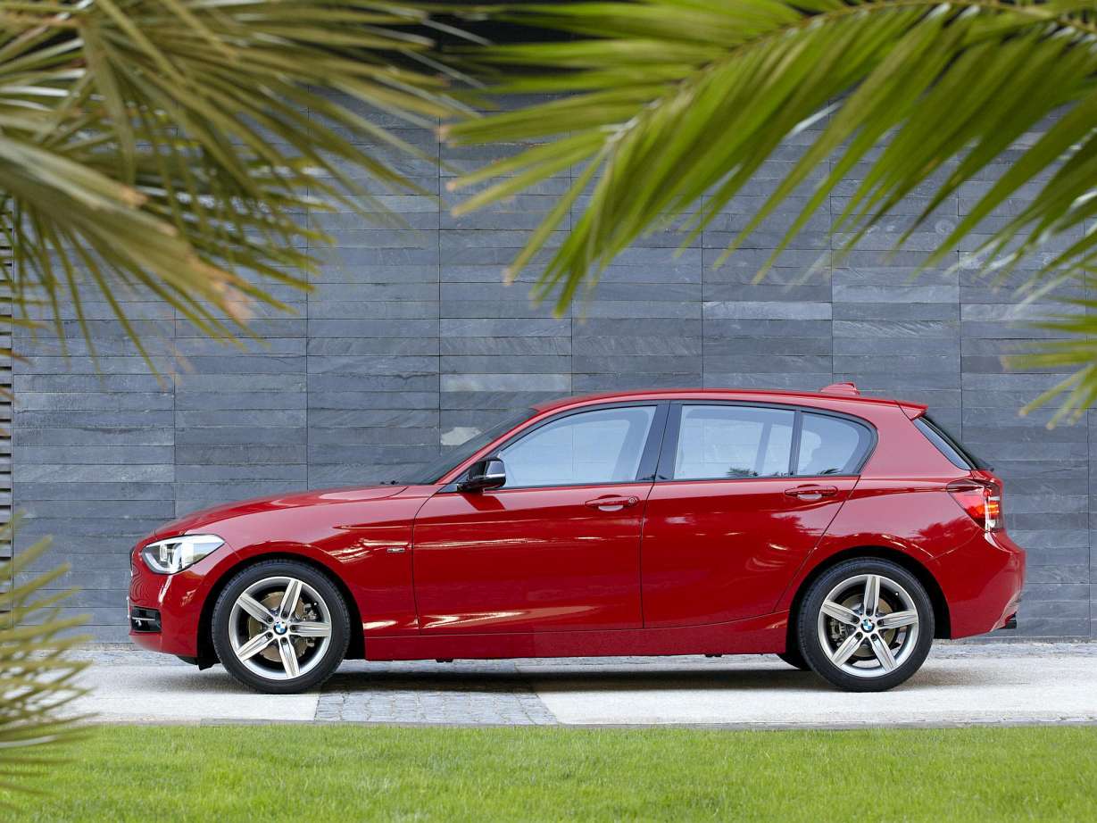 BMW 1er II (F20-F21) Facelift Hatchback 125i 2.0 AT (218 HP)