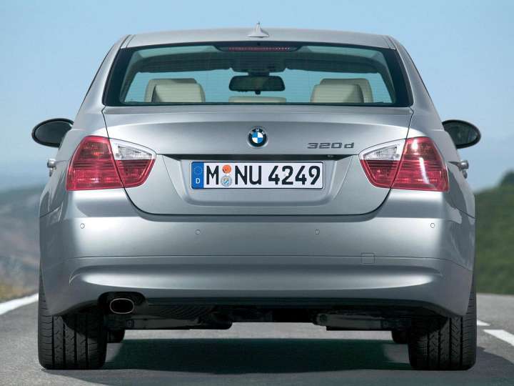 BMW 3er (E90) 325i 218 HP