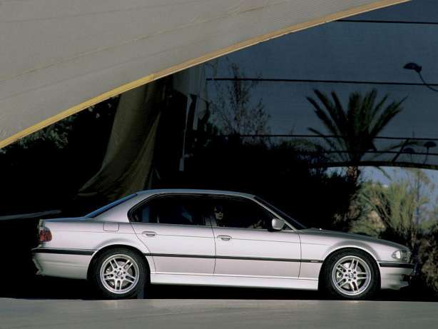 BMW 7er (E38) 740 i L 286 HP