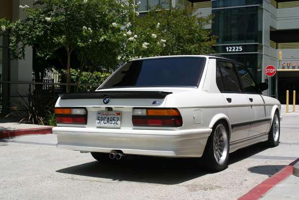 BMW M5 (E28) 535i (218Hp)