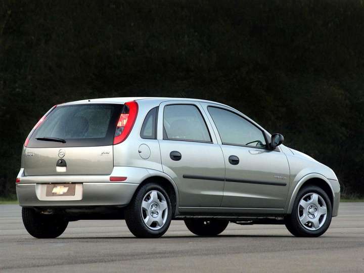 Chevrolet Corsa Sedan (GM 4200) 1.0 i 60 HP