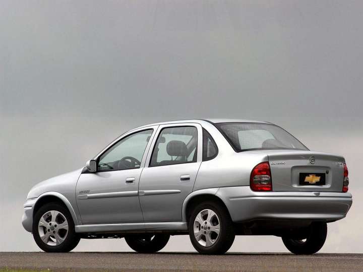 Chevrolet Corsa Sedan (GM 4200) 1.6 i 16V 102 HP