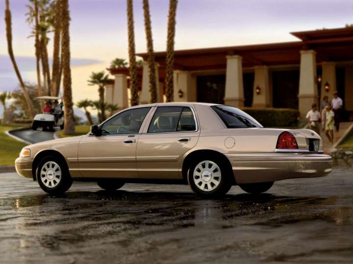 Ford Crown Victoria (P7) 4.6 i V8 32V 227 HP