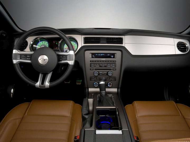 Ford Mustang Convertible V 4.6 i V8 24V 304 HP