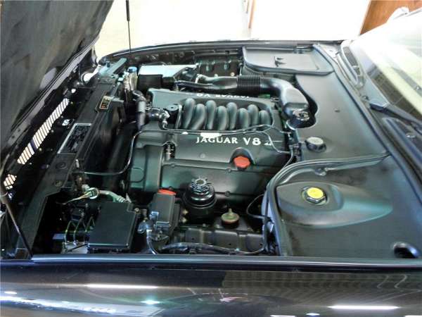 Jaguar XJ (X308|NAW|NAB) XJ8 3.2 i V8 32V 237 HP