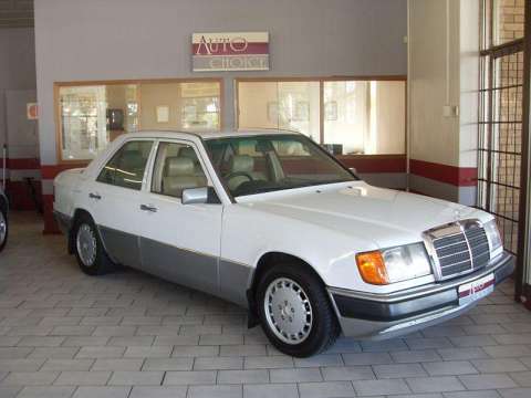 Mercedes-Benz 300 (W124) 300 E 24 220 HP