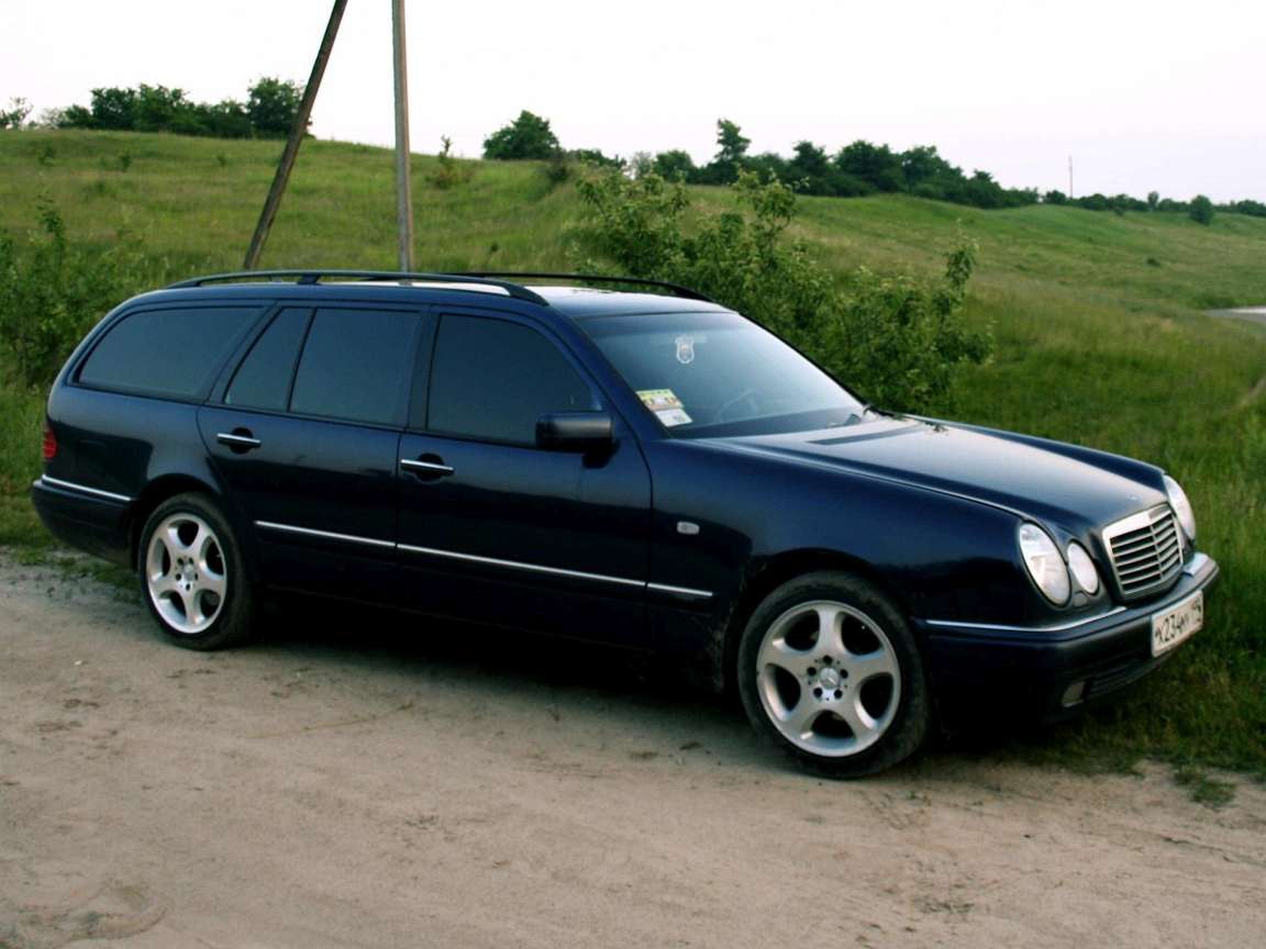 Mercedes-Benz E-klasse T-mod. (S210) E 320 T 4 matic 224 HP
